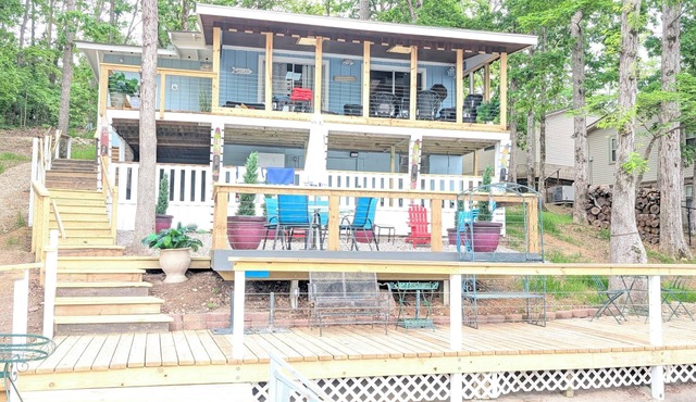 Lakefront Cottage Retreat - 5 Miles from Oaklawn