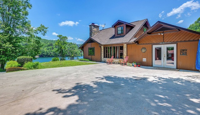 Lakefront North Carolina Abode w/Grill & Fire Pit