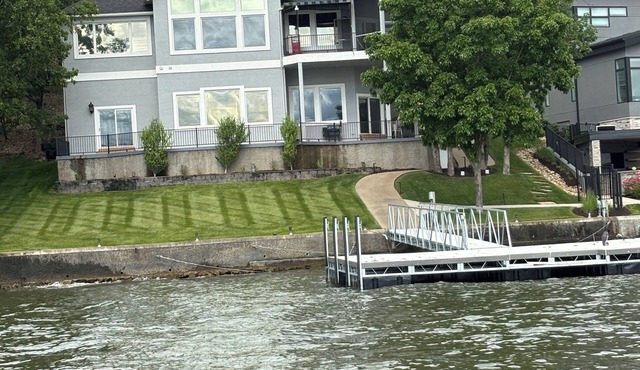 Lakefront property w dock & amazing sunsets