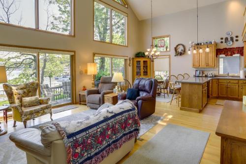 Lakefront Vandalia Home w/Boat Dock & Gas Grill!
