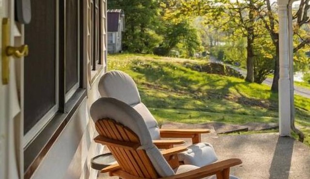 Lakehouse: Kayaks, Dock, RELAX, Firepit, ARK!