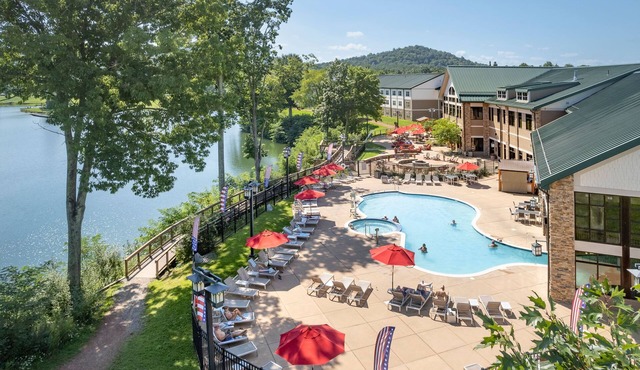 Lakeside Suite | Kitchenette | No Hidden Fees