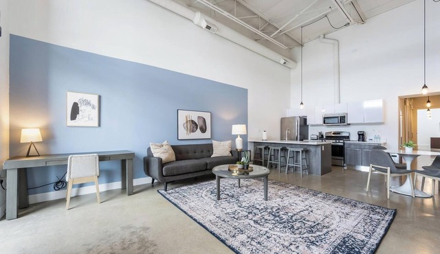Landing | Amazing 2BD, Pool, Gym