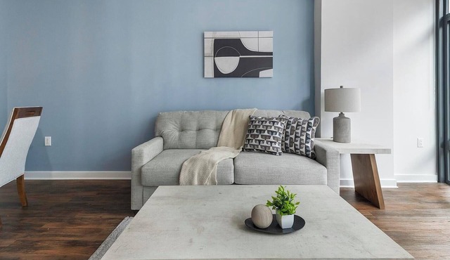 Landing | Amazing 2BD, Courtyard