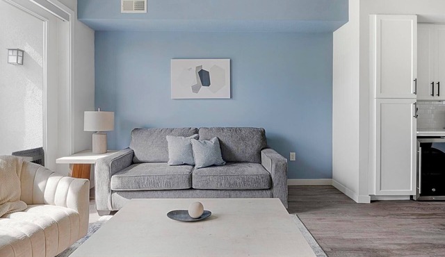 Landing | Beautiful 1BD in Cool Springs
