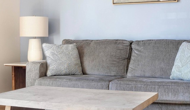 Landing | Beautiful 2BD, Clubhouse, Gym