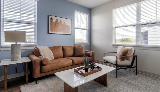 Landing | Beautiful 2BD, Gym, Pool