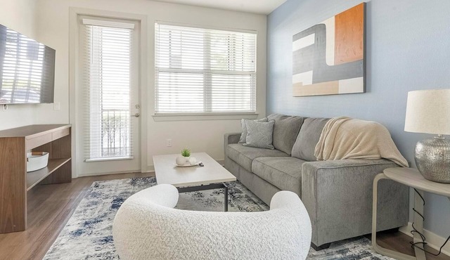 Landing | Beautiful 1BD, Gym, Pool