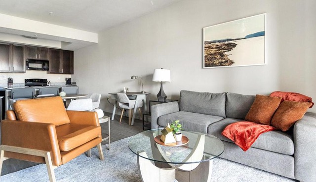 Landing Chic 1BD Courtyard Pool