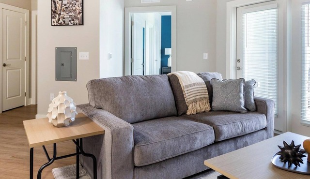 Landing | Chic 1BD, Pool, Clubhouse