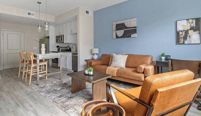 Landing | Chic 1BD, Courtyard, Clubhouse