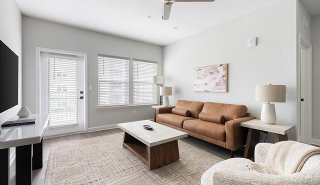 Landing | Chic 2BD, Pool, Gym
