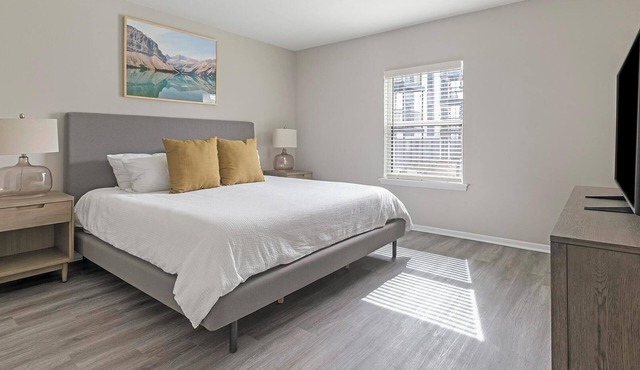 Landing | Incredible 1BD, Gym, Clubhouse