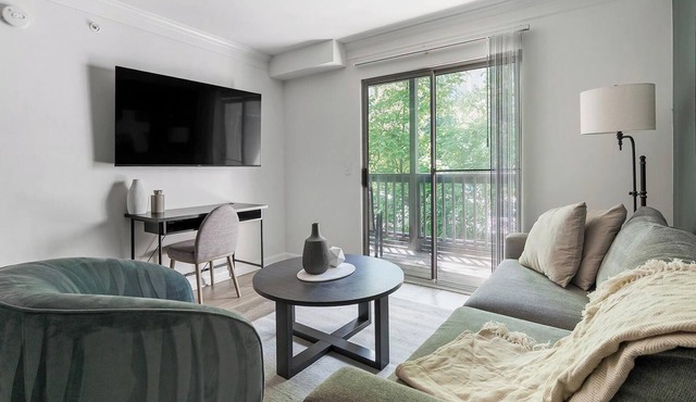 Landing | Incredible 1BD, Gym, Courtyard