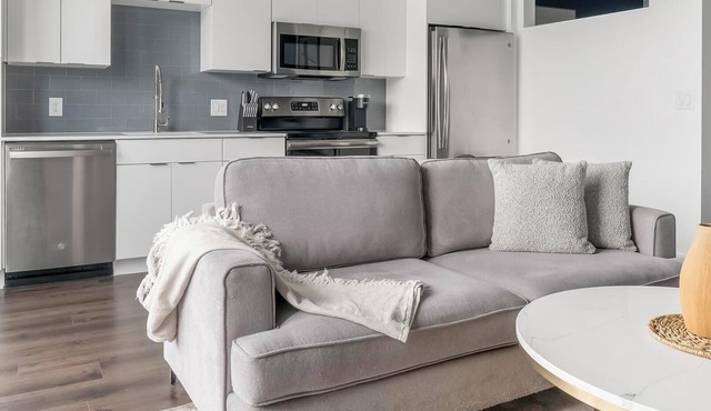 Landing | Modern Studio, Clubhouse, Pool