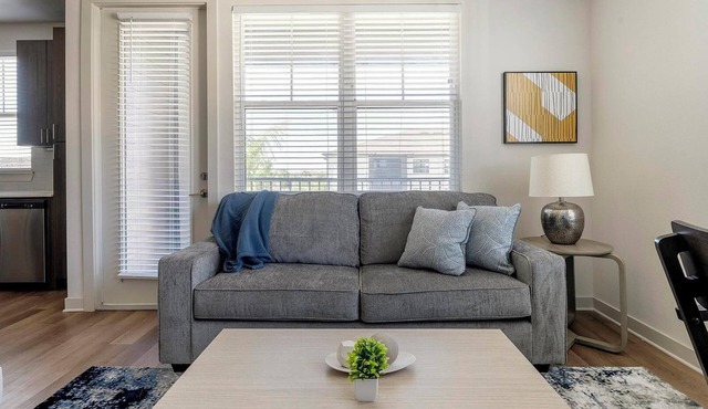 Landing | Spectacular 2BD, Pool, Clubhouse