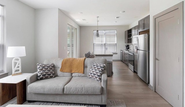 Landing | Spectacular 1BD, Pool, Gym