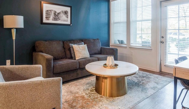 Landing | Spectacular 1BD, Pool, Clubhouse