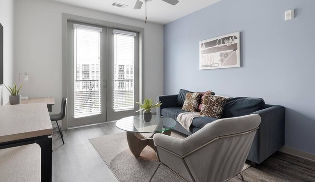 Landing | Spectacular 2BD, Gym, Pool