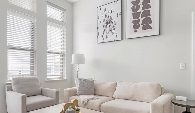 Landing | Spectacular 2BD, Pool, Gym