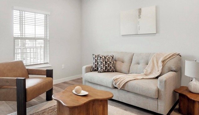 Landing | Spectacular 2BD, Gym
