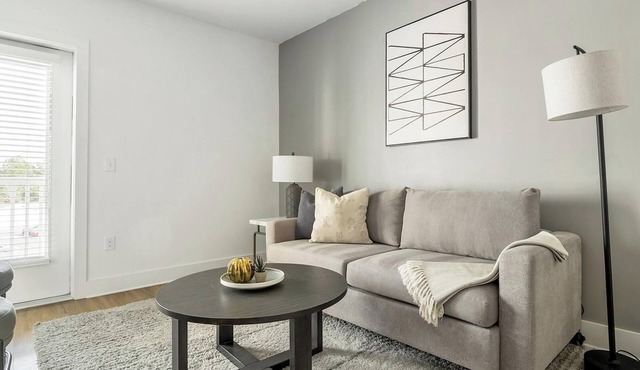 Landing | Stunning 1BD, Gym, Pool
