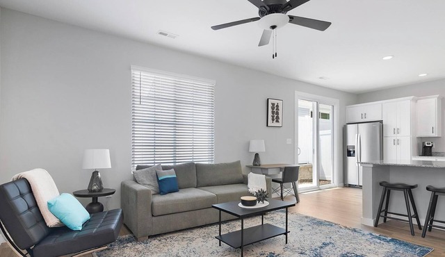 Landing | Stunning 1BD, Clubhouse, Courtyard