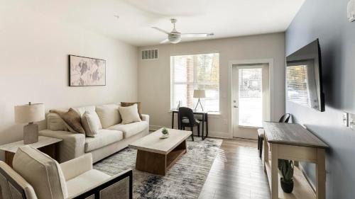 Landing Stunning 1BD Yoga Studio Clubhouse