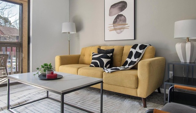 Landing | Stunning 2BD, Courtyard, Gym