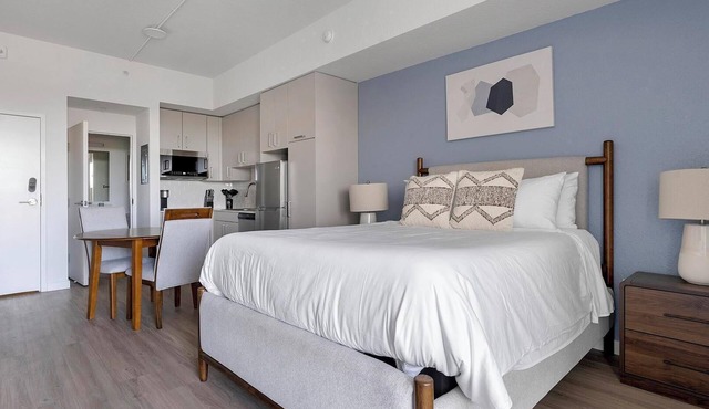 Landing | Stunning Studio, Clubhouse, Courtyard