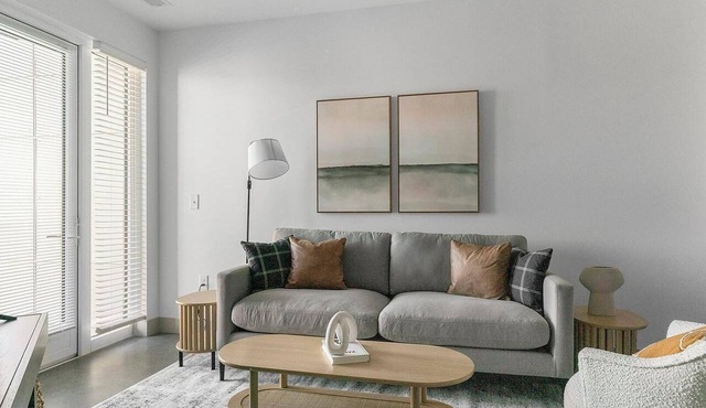 Landing | Stylish 1BD, Pool, Clubhouse