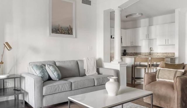 Landing | Stylish 2BD, Game Room, Pool