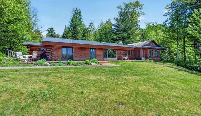 Lang Lodge | Peaceful Waterfront Retreat on Picture Lake | 4 acres