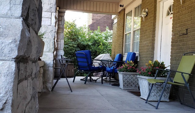 Large Or Small We Can Handle Them All! 5 Bedroom Home Near Beale St.