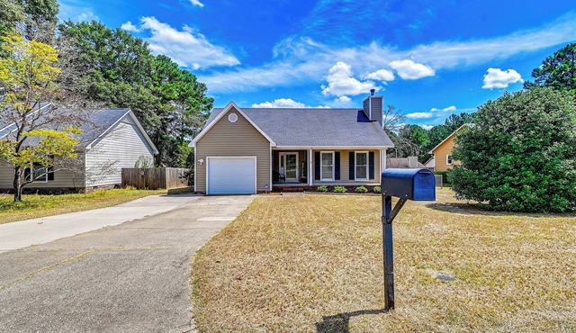 Large Yard, Office Space: Fayetteville Family Home