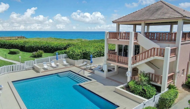 Lease for 30 days. No need to stay the 30 days but pay less than similar units.