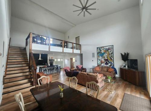 LG's Over White River - 4 Bedroom 3 Bath Spacious House