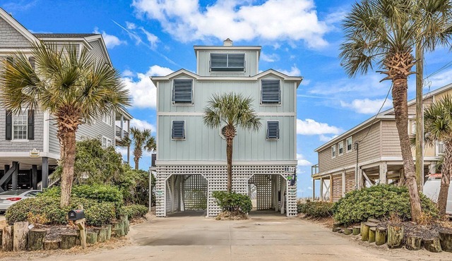 Light House - Oceanfront in Garden City Beach