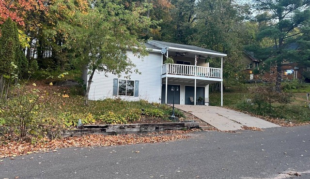 Located on Beautiful north-end of Long Lake, right in the Narrows!