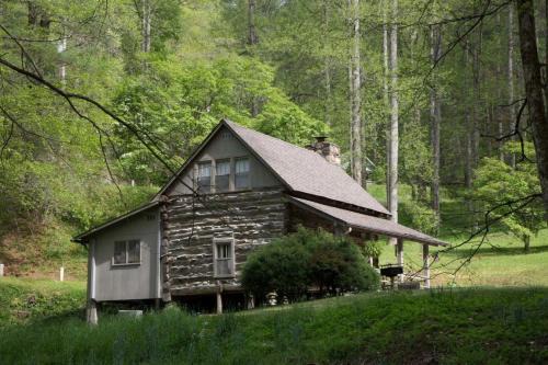 Log Cabin, Historic, wood fireplace