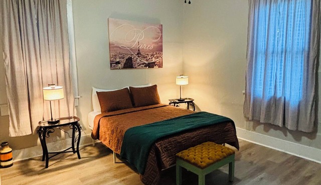 Lovely 2-bedroom apartment with TVs in each room.