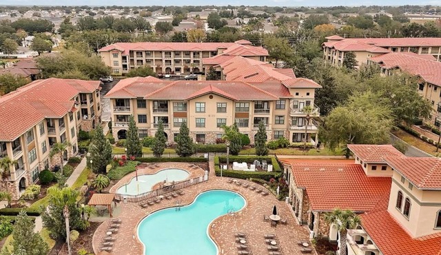 Lovely 3 Bedroom 3 Bathroom Condo in Bella Piazza