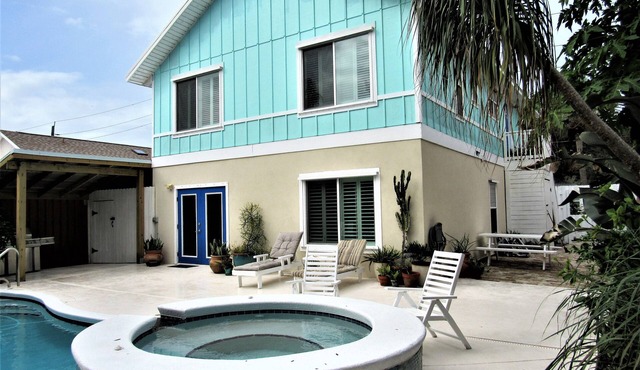 LunaSea Beach House - Family friendly, steps to beach, private pool & hot tub