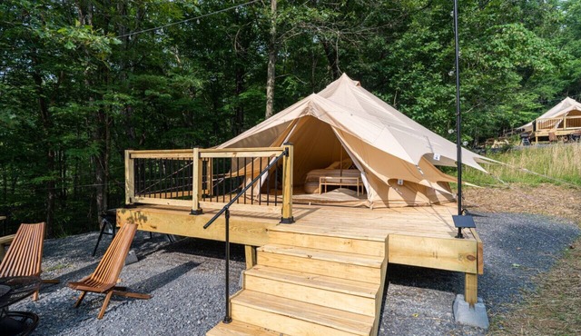 Luxury Camping with King Bed - Greenbrier Tent