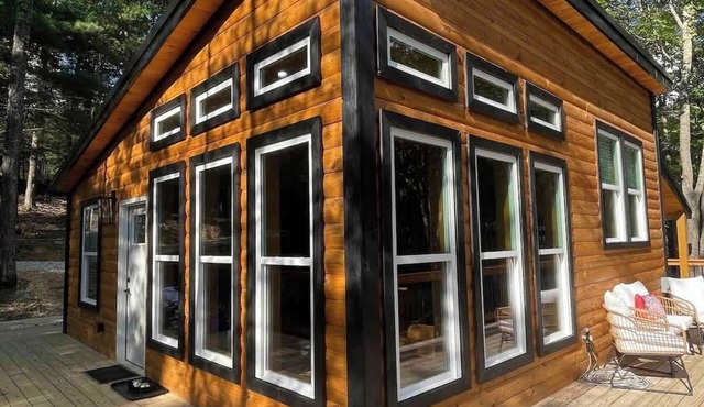 Luxury Couples Cabin in the Heart of RRG!