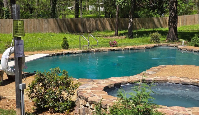 Luxury Estate 12 bedrooms with Pool, Hot tub, Sauna and Barn