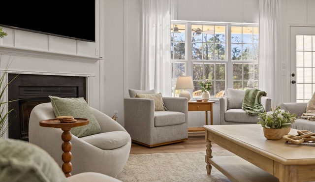 Luxury Retreat Perfect for Family Events, Sleeps 13 people.