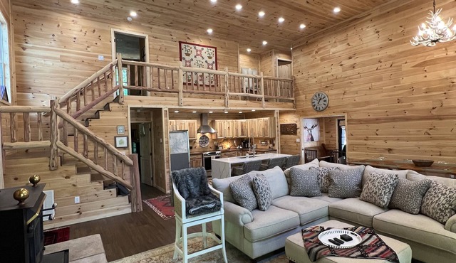 Luxury Secluded Retreat at Lake Cumberland - Wolf Creek Marina