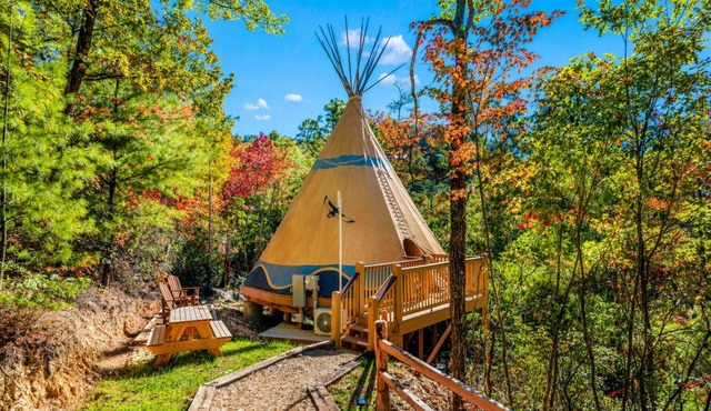 Luxury Smoky Mountain Tepee, Pigeon Forge Near Dollywood, Resort Pool Access