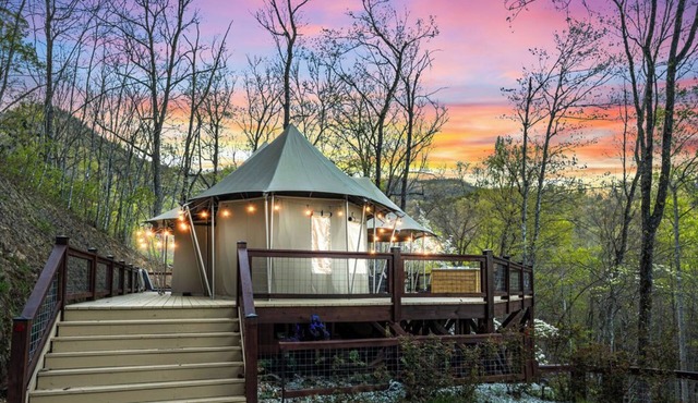 Luxury Treetop Safari Tent, Hot Tub, Firepit, Deep Creek, Smoky Mountain NP